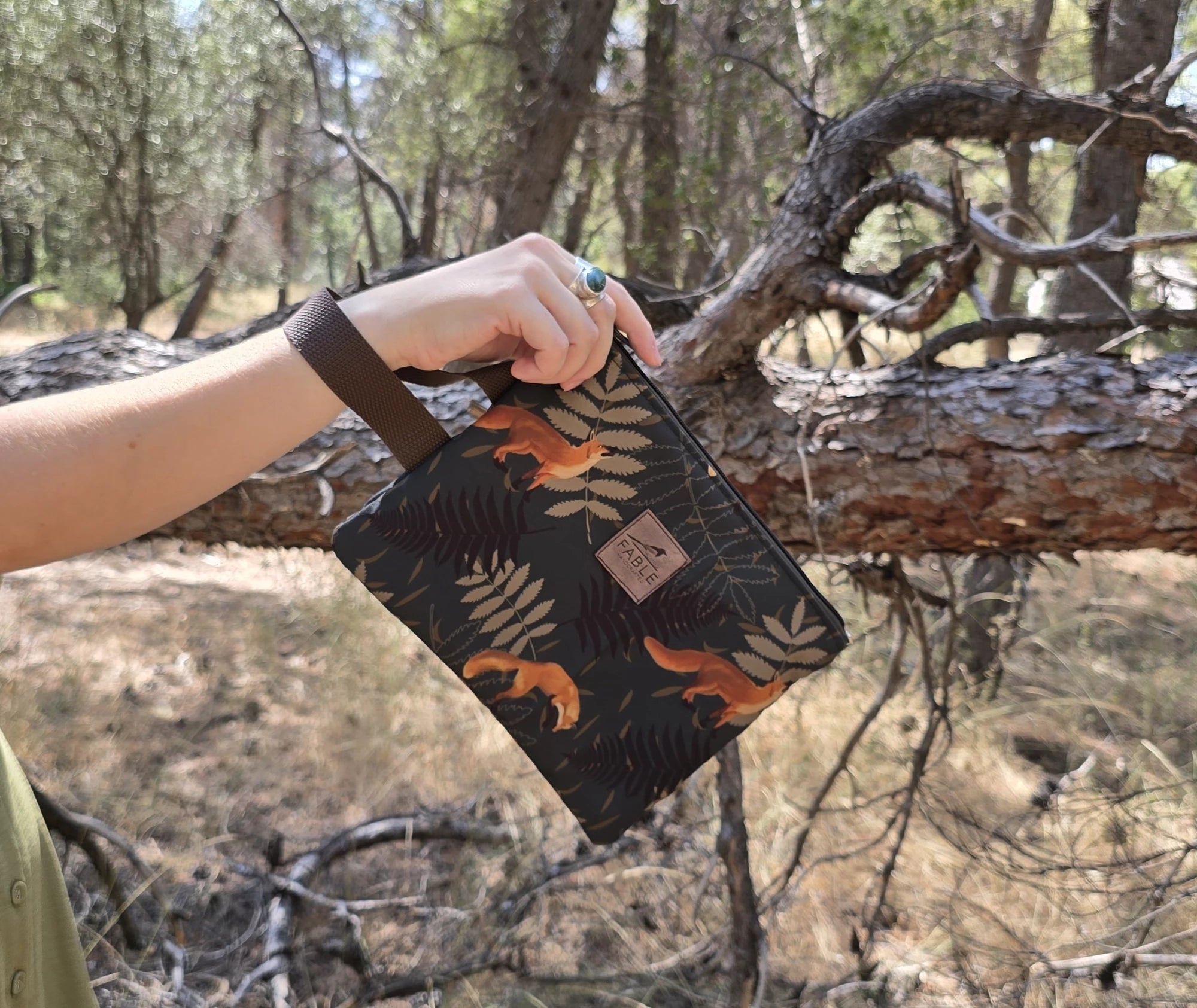 Foxfern - Clutch